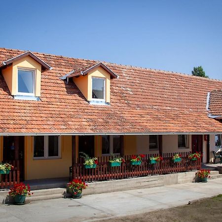 Hotel Casa Simon 3 Subotica Exterior foto
